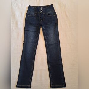 Guess girls size 7 3 snap closure skinny jeans, dark wash EUC